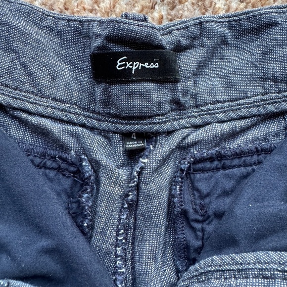 Express  Women's Shorts size 4 - Picture 3 of 4